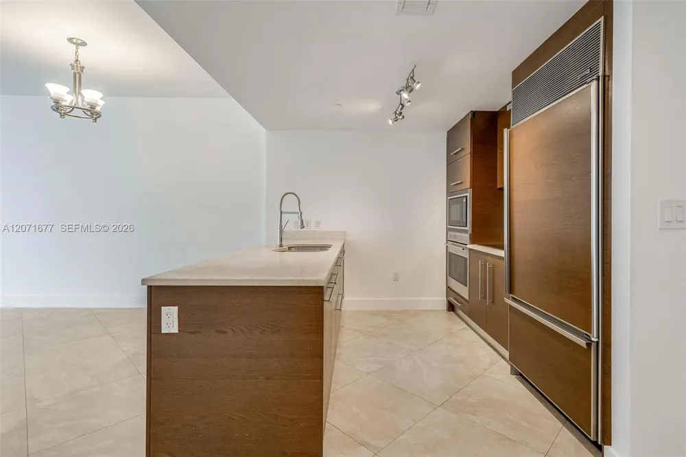 475 Brickell Ave #3811 Miami, FL 33131
