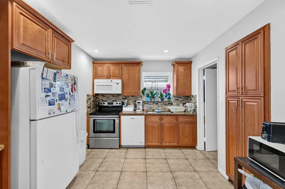 1501 NW 41ST STREET Oakland Park, FL 33309