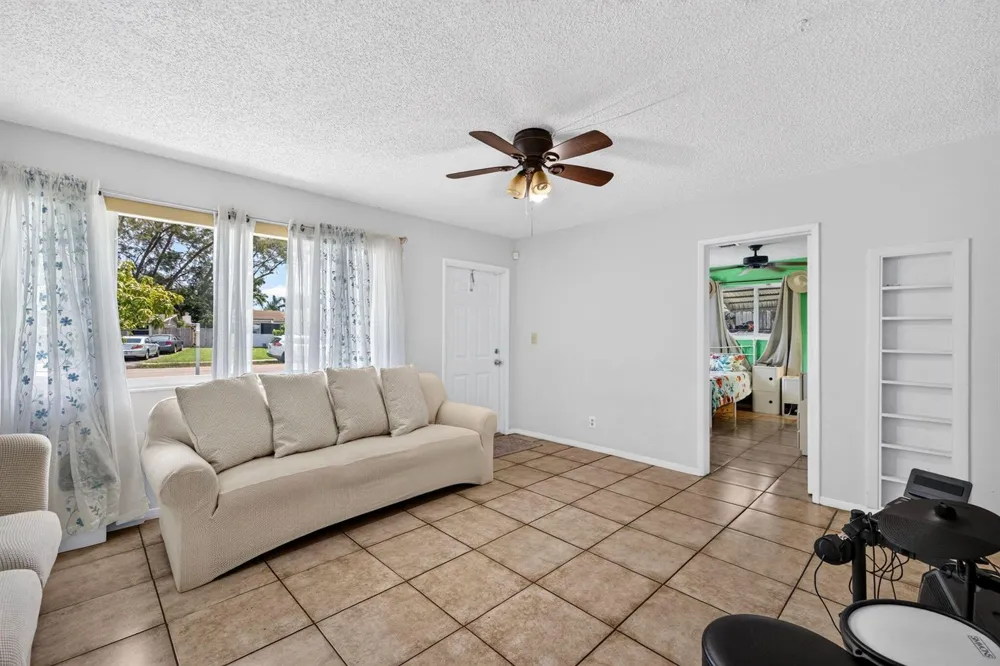 1501 NW 41ST STREET Oakland Park, FL 33309