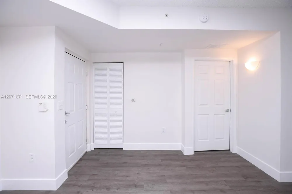8050 Nob Hill Rd #106 Tamarac, FL 33321