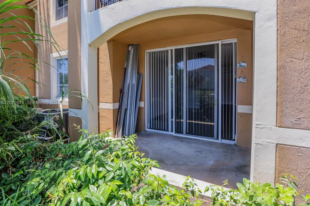 8050 Nob Hill Rd #106 Tamarac, FL 33321