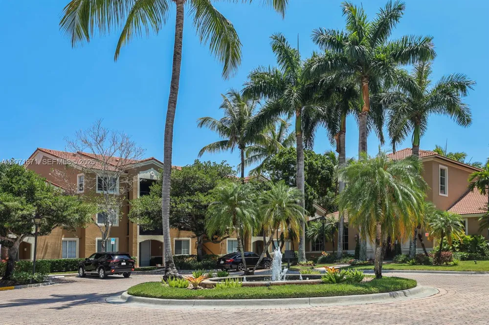 8050 Nob Hill Rd #106 Tamarac, FL 33321