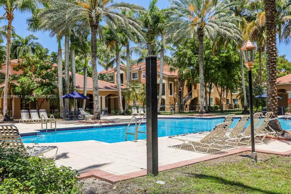8050 Nob Hill Rd #106 Tamarac, FL 33321