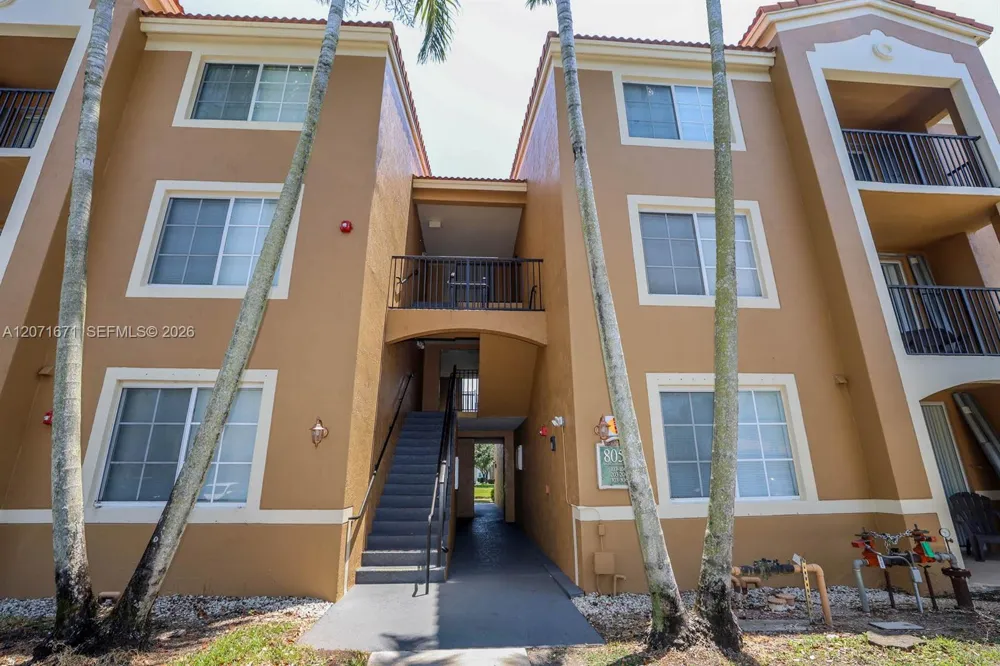 8050 Nob Hill Rd #106 Tamarac, FL 33321