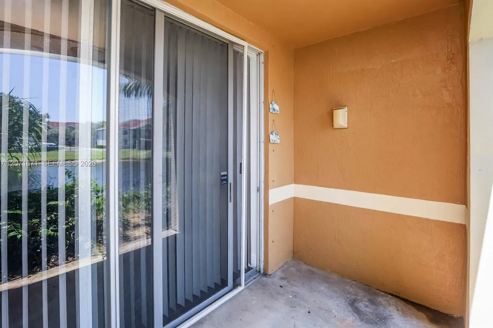 8050 Nob Hill Rd #106 Tamarac, FL 33321