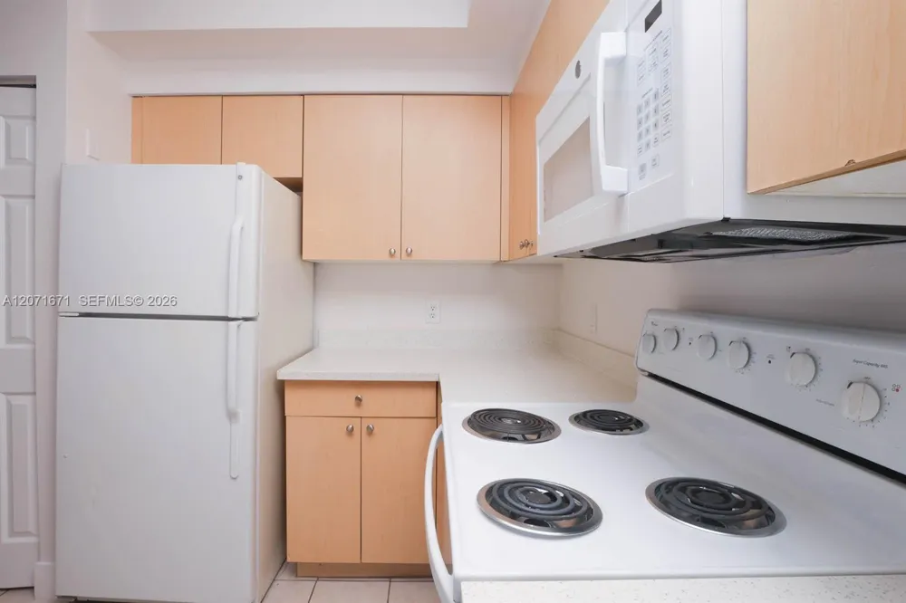 8050 Nob Hill Rd #106 Tamarac, FL 33321
