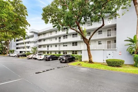 114 Royal Park Dr #3H