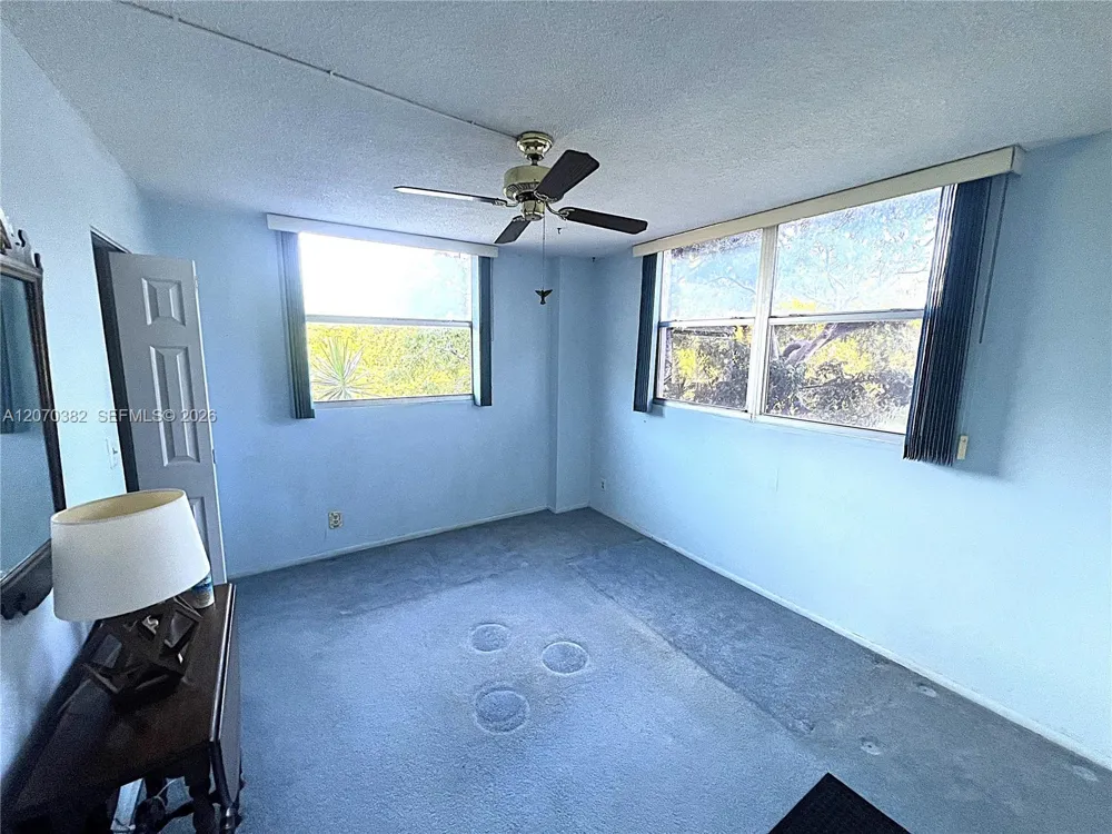 114 Royal Park Dr #3H Oakland Park, FL 33309