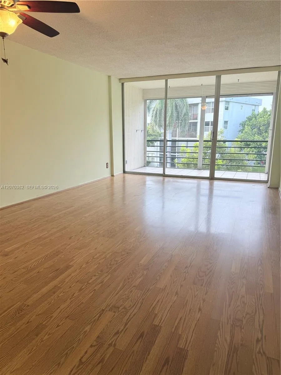 114 Royal Park Dr #3H Oakland Park, FL 33309