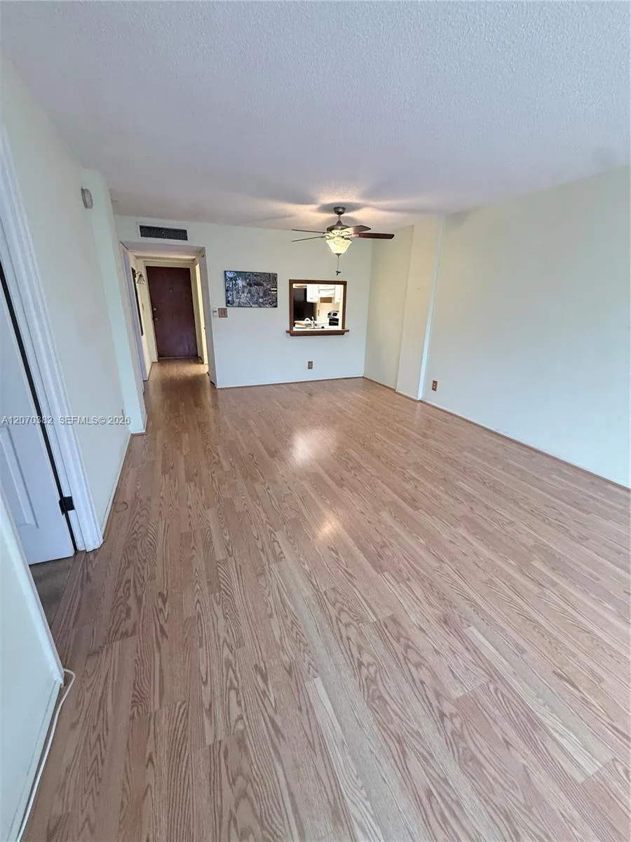 114 Royal Park Dr #3H Oakland Park, FL 33309