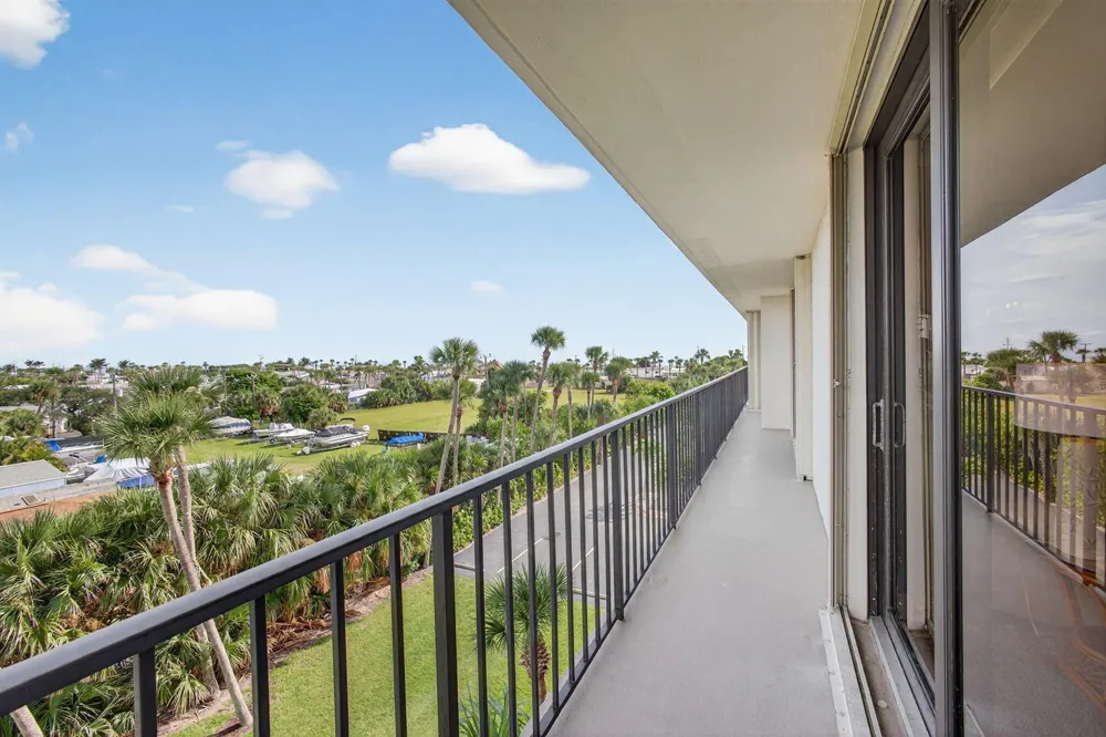 5059 Hwy A1A #406 Fort Pierce, FL 34949