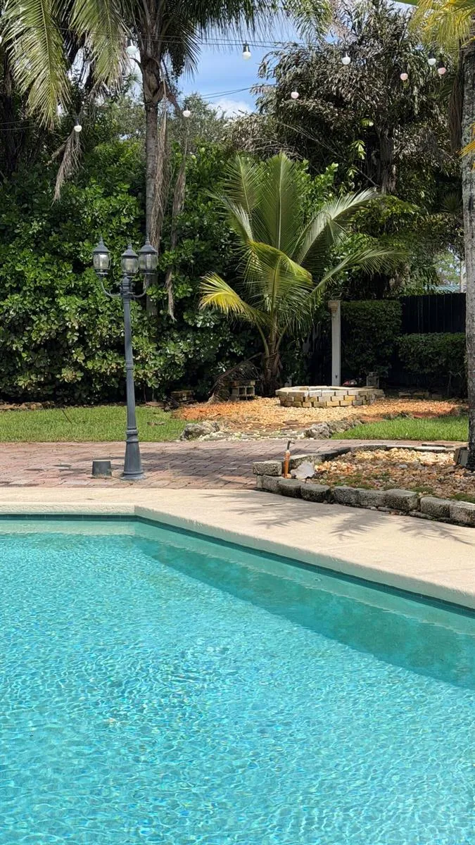 132 NOTTINGHAM ROAD Royal Palm Beach, FL 33411