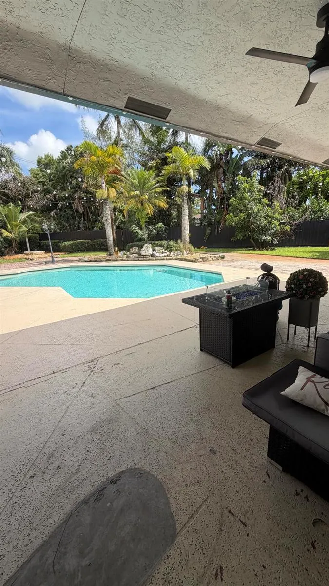132 NOTTINGHAM ROAD Royal Palm Beach, FL 33411
