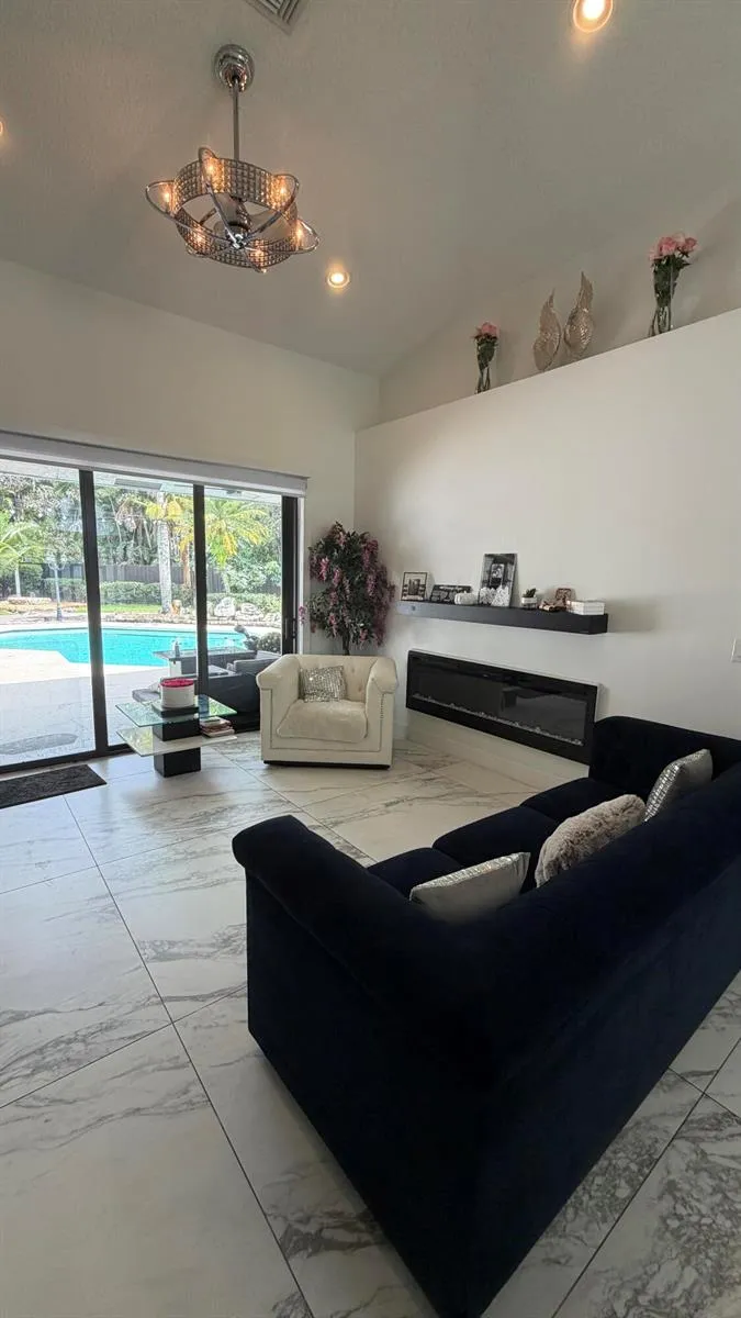 132 NOTTINGHAM ROAD Royal Palm Beach, FL 33411
