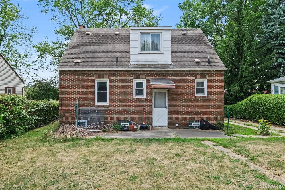 1129 E Bristol Road Burton City, MI 48529