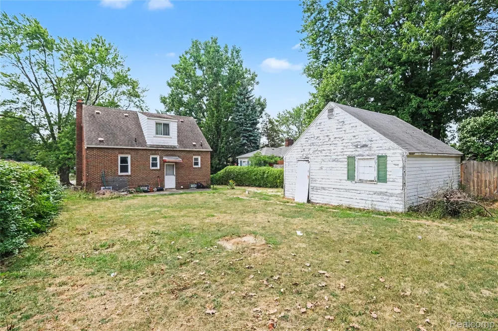 1129 E Bristol Road Burton City, MI 48529