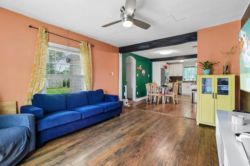 606 E Pecan Street Taylor, TX 76574