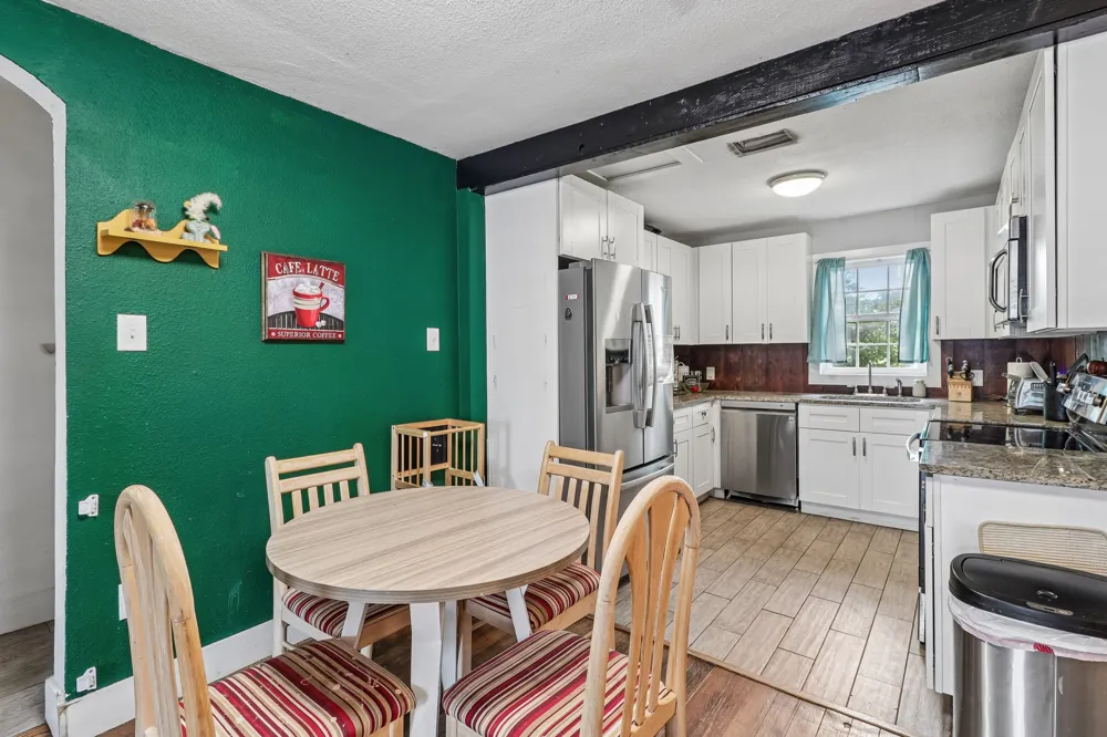 606 E Pecan Street Taylor, TX 76574