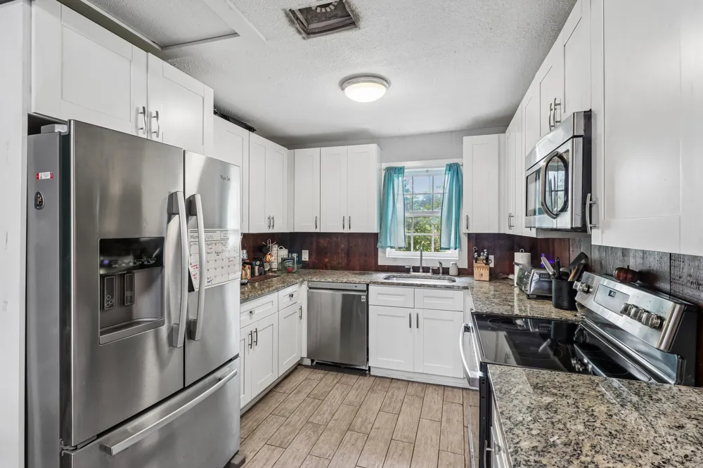 606 E Pecan Street Taylor, TX 76574