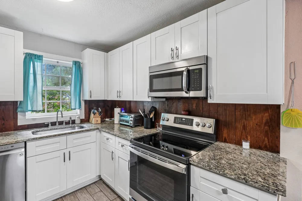 606 E Pecan Street Taylor, TX 76574