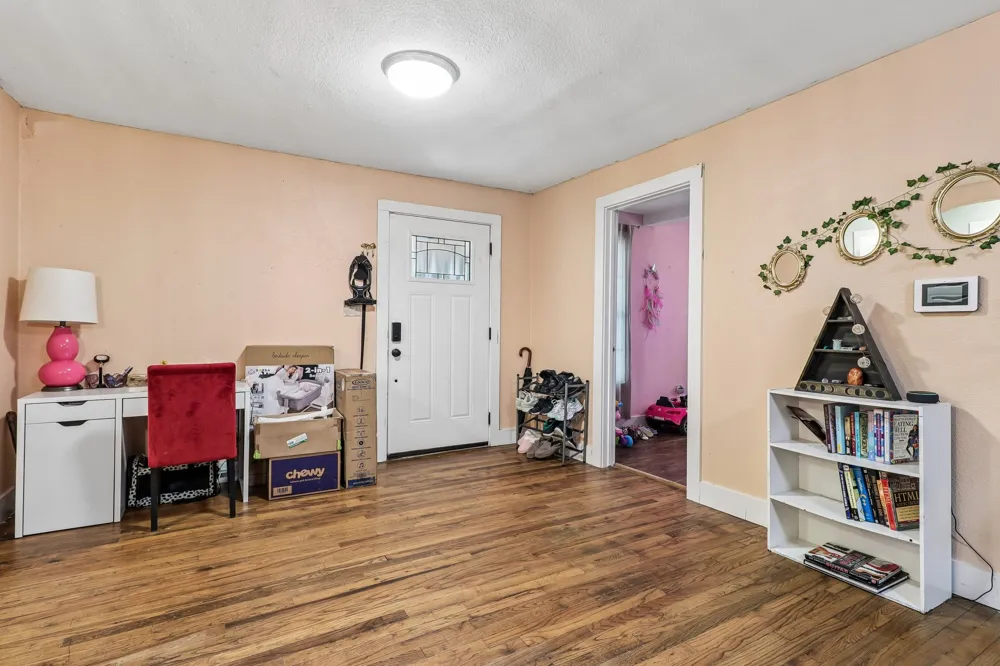 606 E Pecan Street Taylor, TX 76574