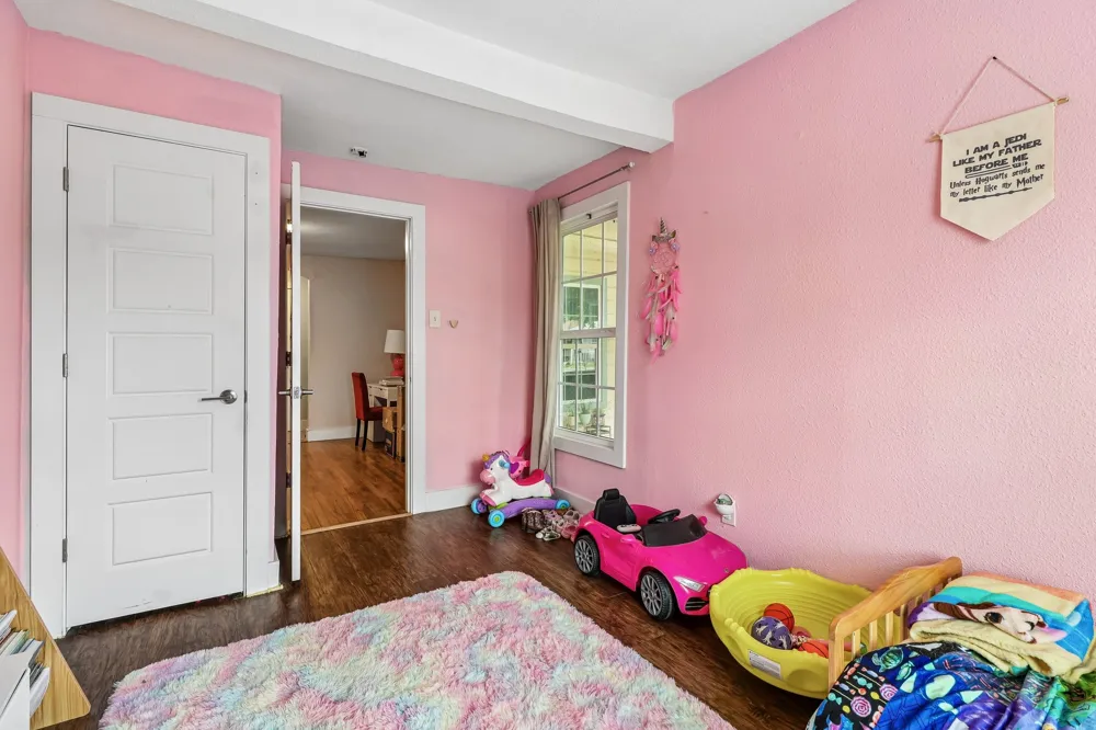 606 E Pecan Street Taylor, TX 76574