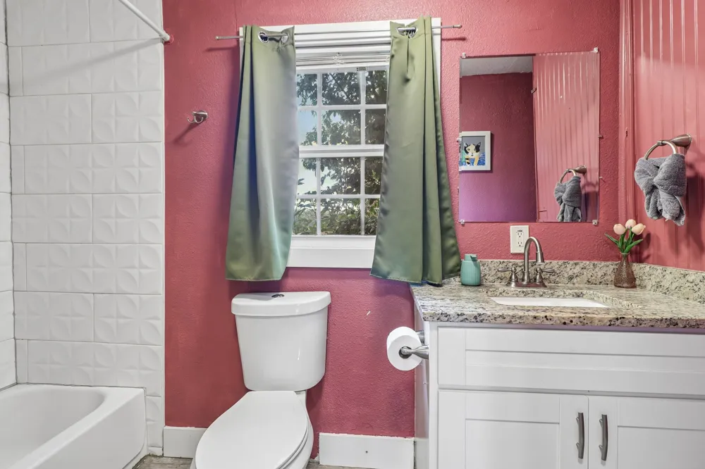 606 E Pecan Street Taylor, TX 76574
