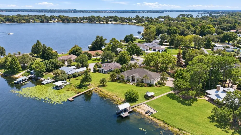 1810 PINEWAY COURT Mount Dora, FL 32757