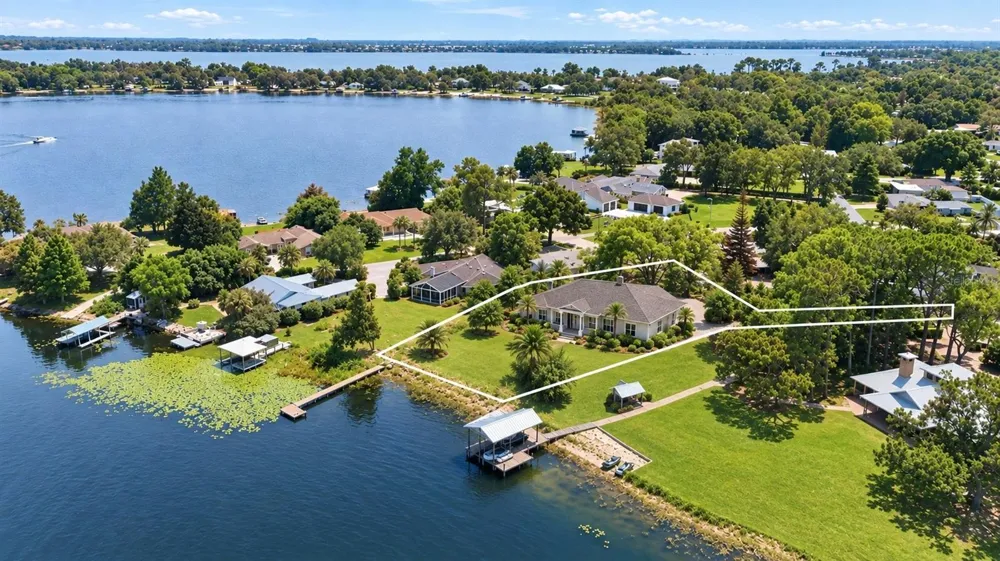 1810 PINEWAY COURT Mount Dora, FL 32757