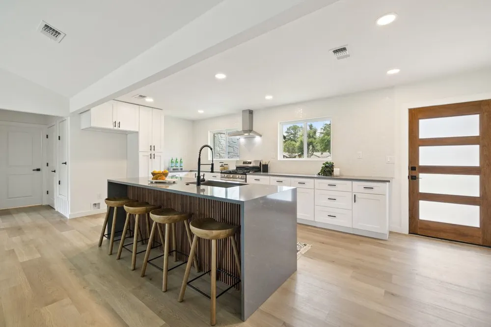 5400 Salem Hill Drive Austin, TX 78745