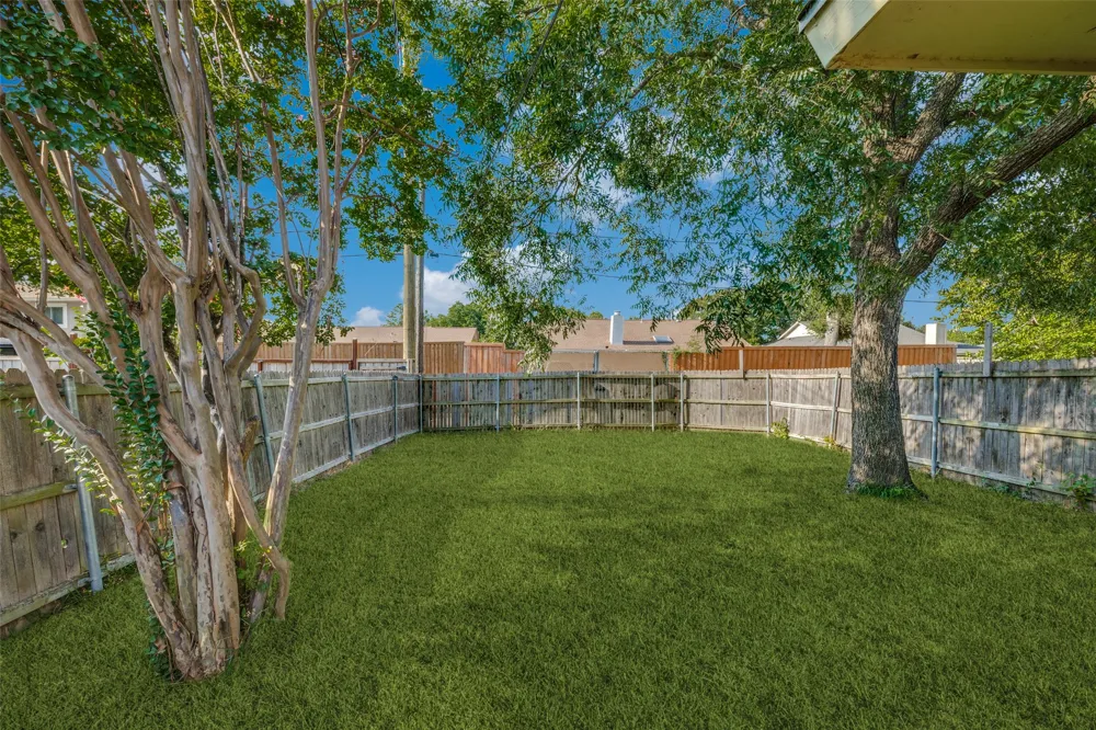 8914 Vernon Drive Rowlett, TX 75088