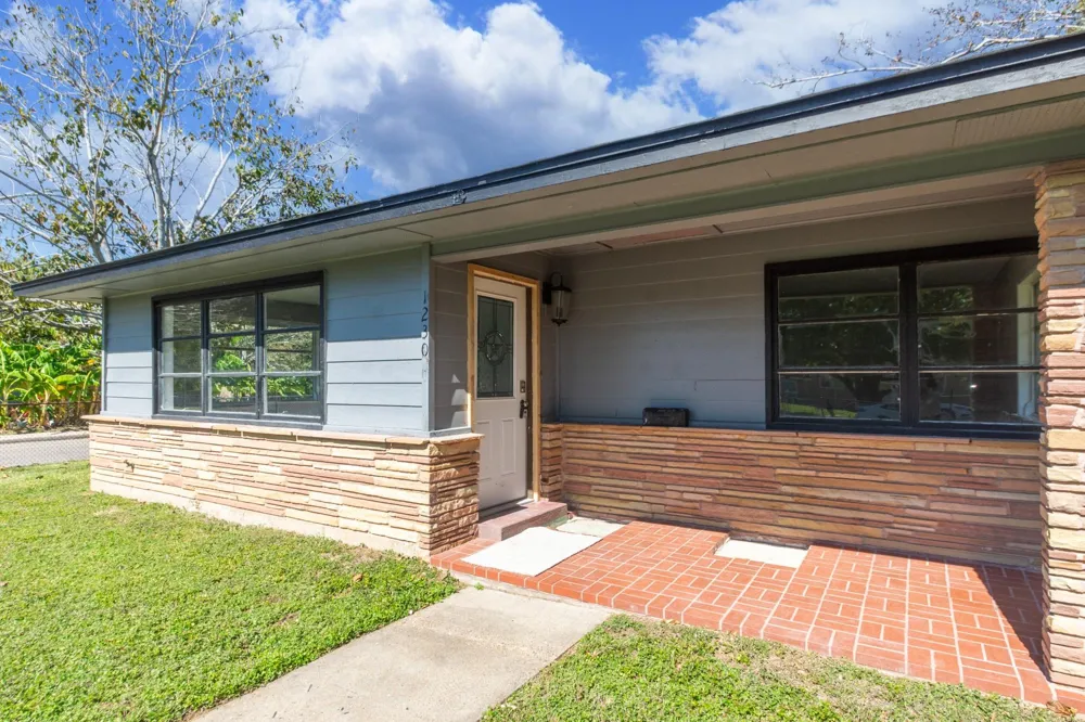 1230 W 4th Street Freeport, TX 77541