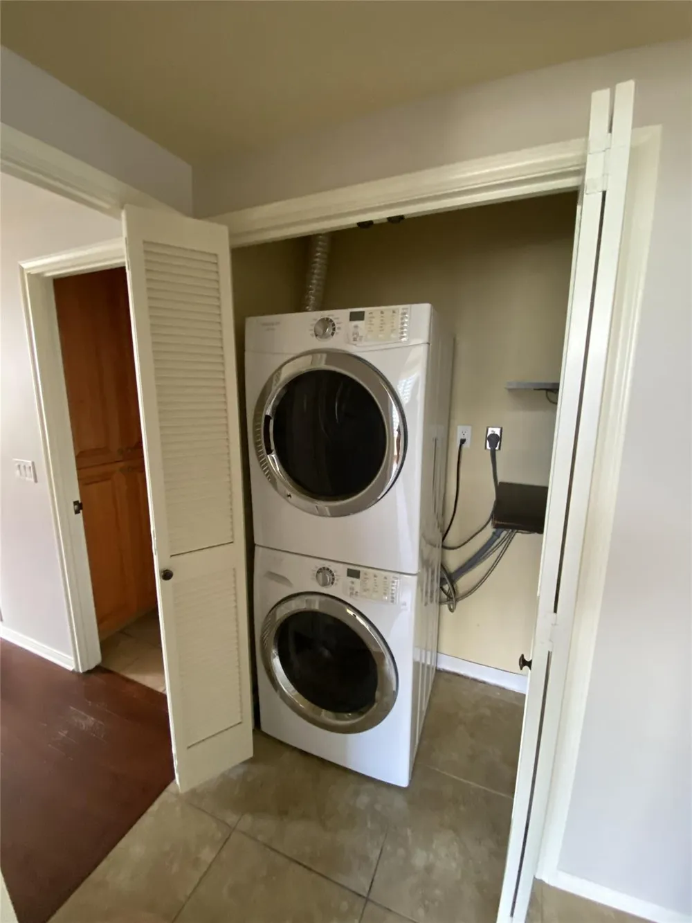 14 Greenway Plaza #13R Houston, TX 77046