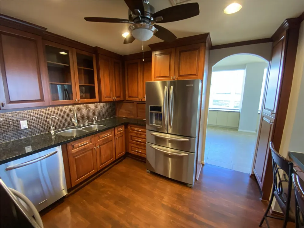 14 Greenway Plaza #13R Houston, TX 77046