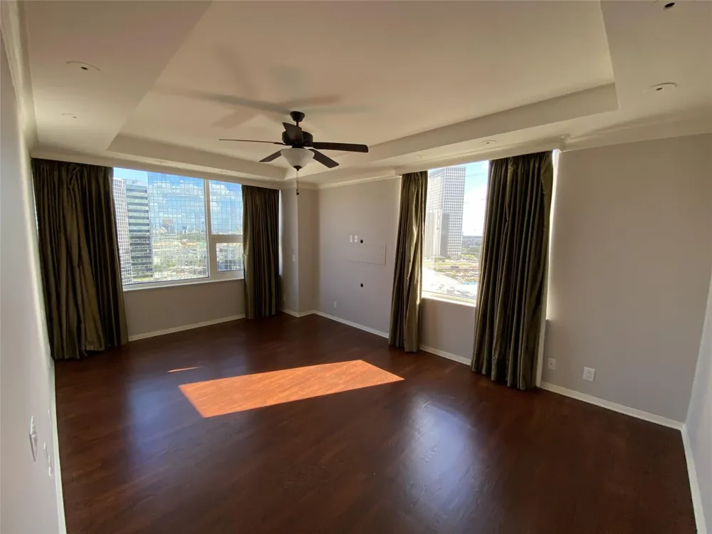 14 Greenway Plaza #13R Houston, TX 77046