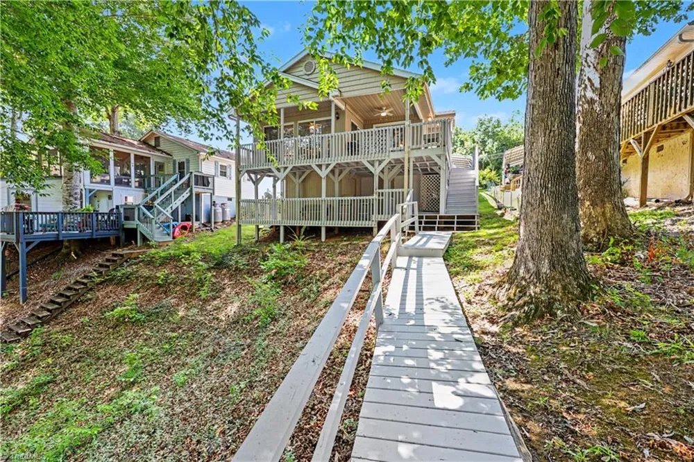 1030 Riverview Road Lexington, NC 27292