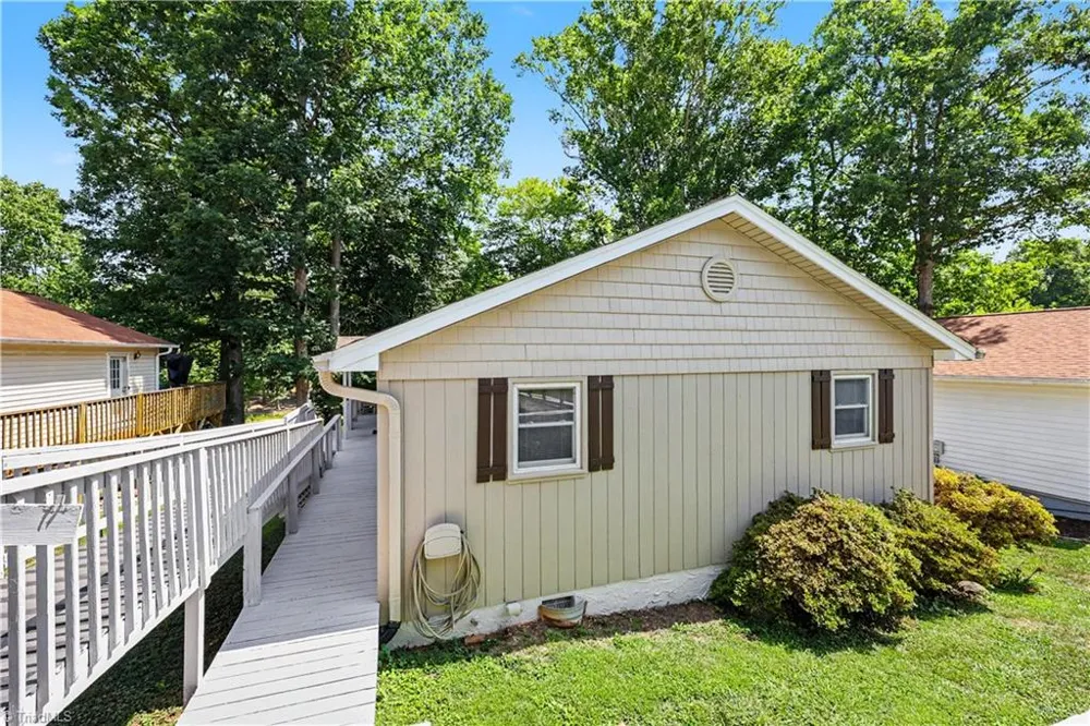 1030 Riverview Road Lexington, NC 27292