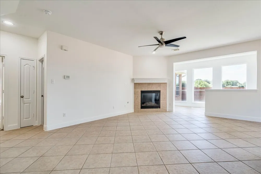 3831 Aqua Lane Round Rock, TX 78681