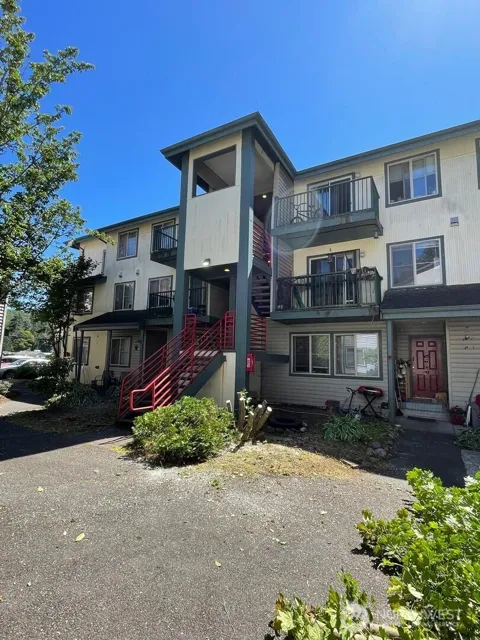 10114 Mountain Loop Highway #32/31