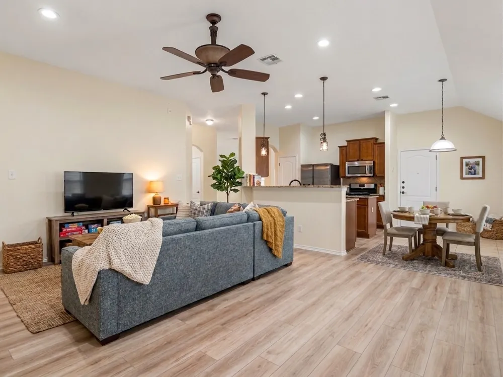 537 Bluehaw Drive Georgetown, TX 78628
