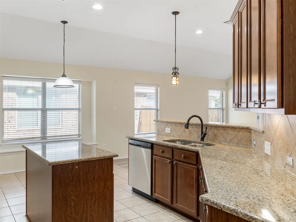 537 Bluehaw Drive Georgetown, TX 78628
