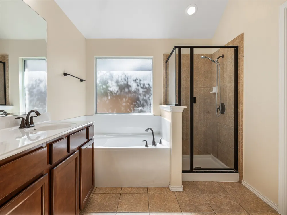 537 Bluehaw Drive Georgetown, TX 78628