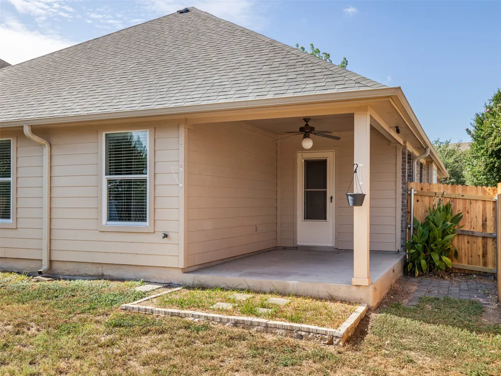 537 Bluehaw Drive Georgetown, TX 78628