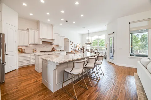 2143 Stone Oak