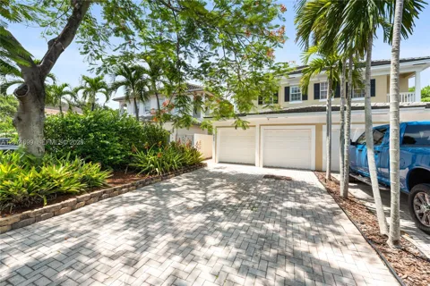 423 SW 16th St