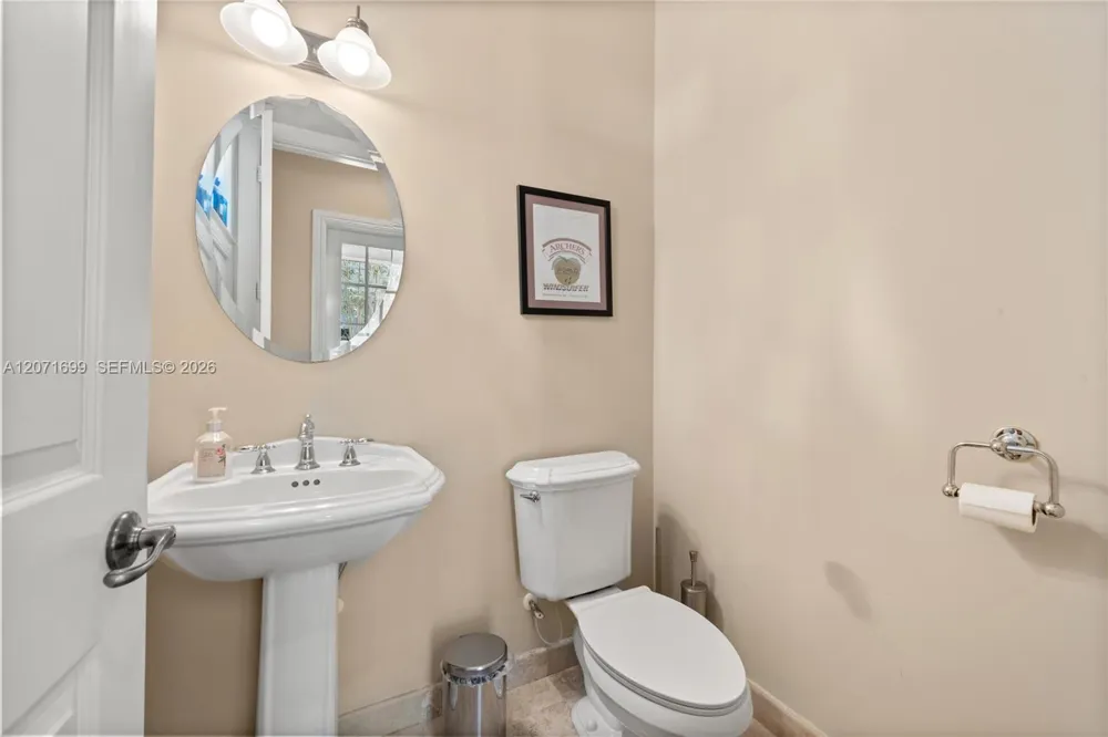 423 SW 16th St Fort Lauderdale, FL 33315