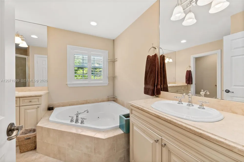 423 SW 16th St Fort Lauderdale, FL 33315