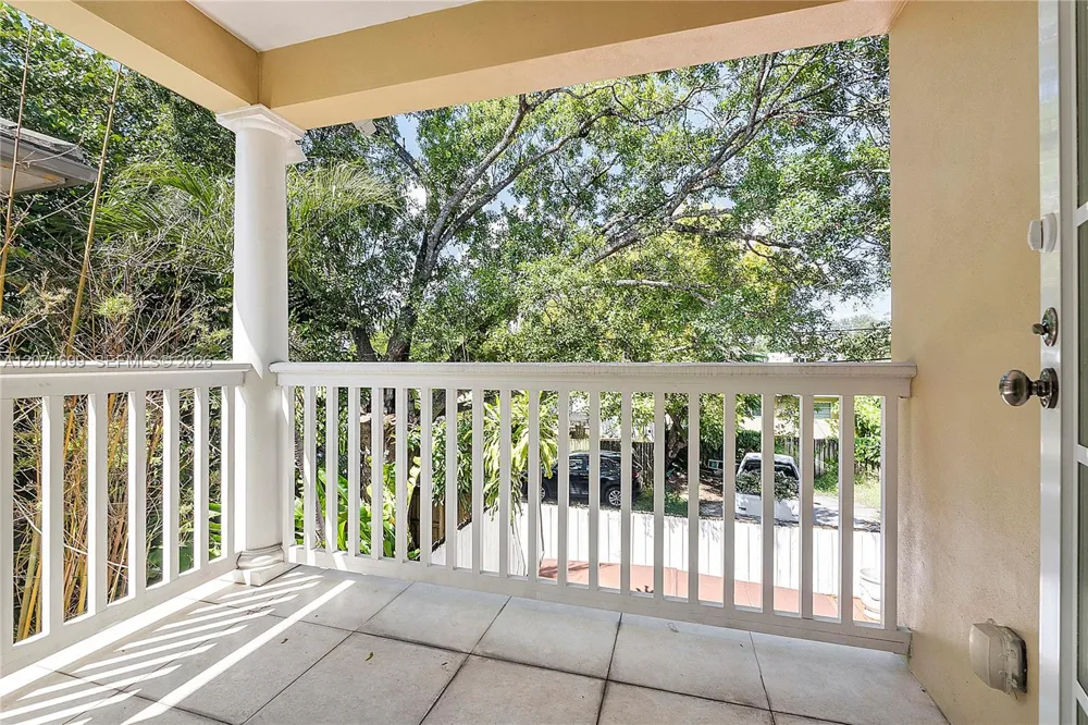 423 SW 16th St Fort Lauderdale, FL 33315