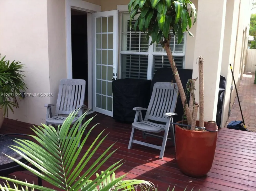 423 SW 16th St Fort Lauderdale, FL 33315