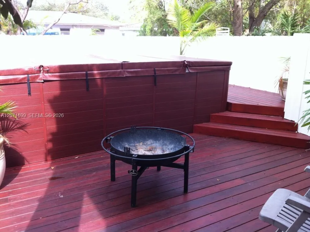 423 SW 16th St Fort Lauderdale, FL 33315